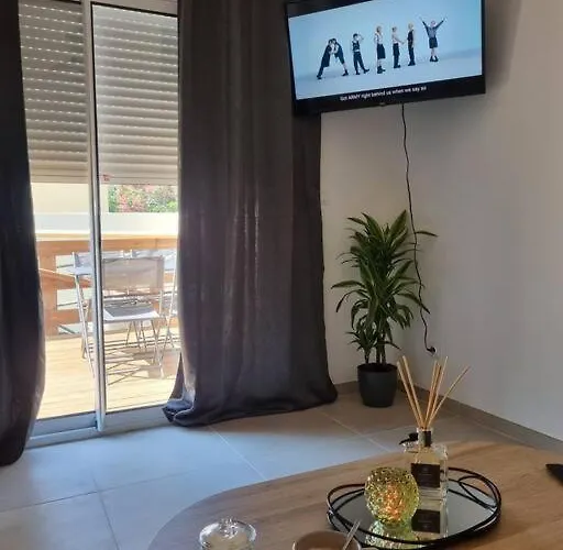 Maison Cosy Avec Petit Jardin