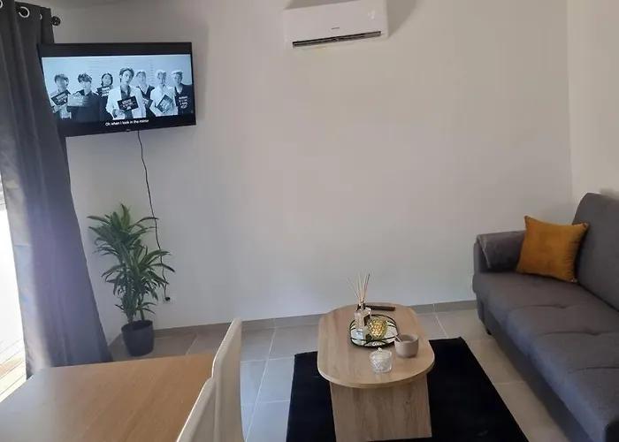 Maison Cosy Avec Petit Jardin